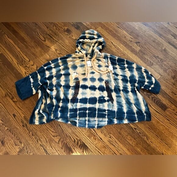 FREE PEOPLE
High Tide Sweatshirt M/L $198 - Picture 3 of 5